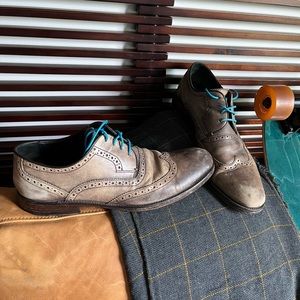 John Varvatos brown leather wingtip shoes. Size is 11 Mens.